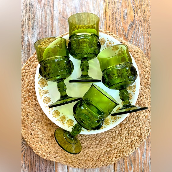 Vintage Other - Vintage MCM Indiana Glass King’s Crown Avocado Green Thumbprint Goblets❤️